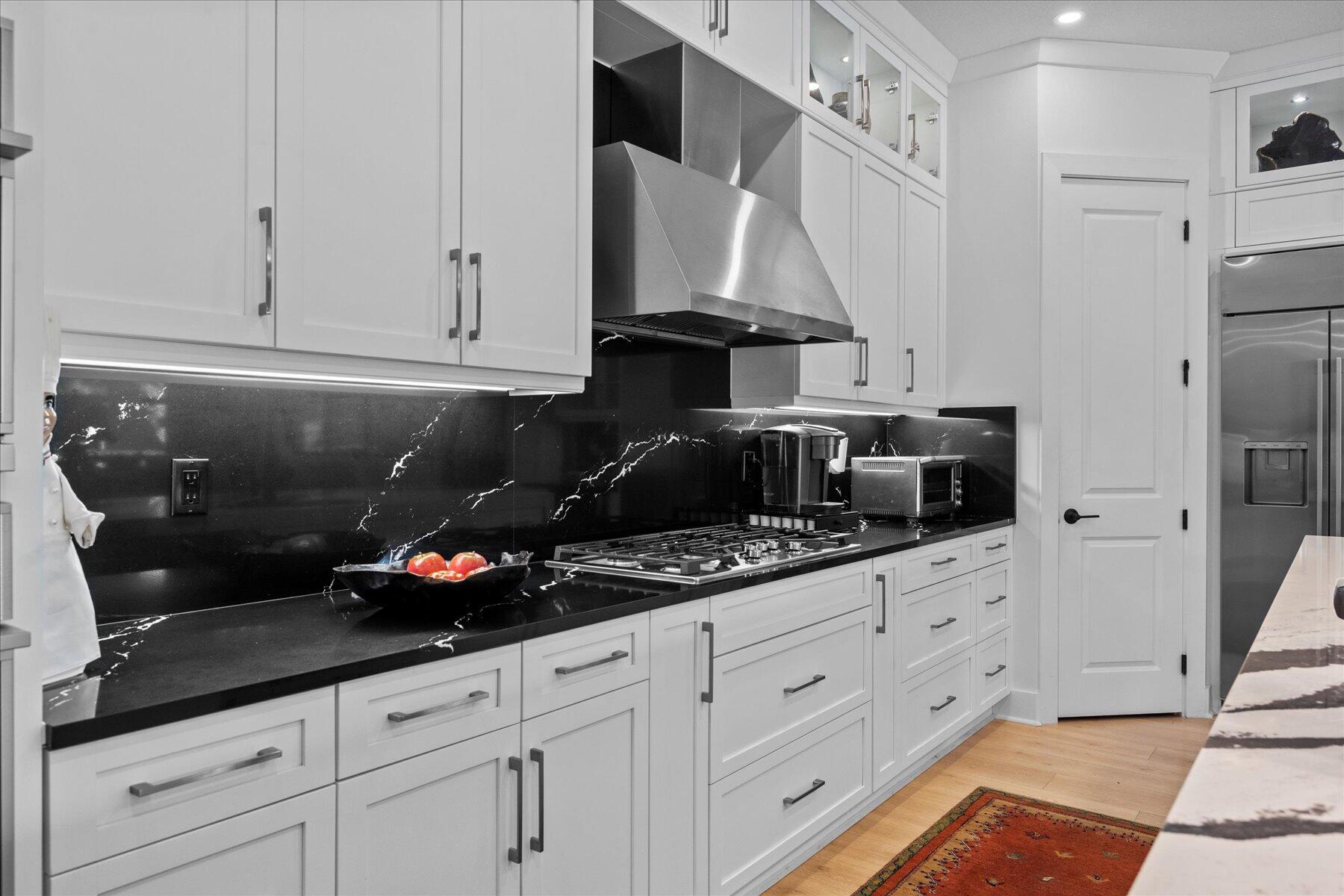 5582 Saint Armands Way