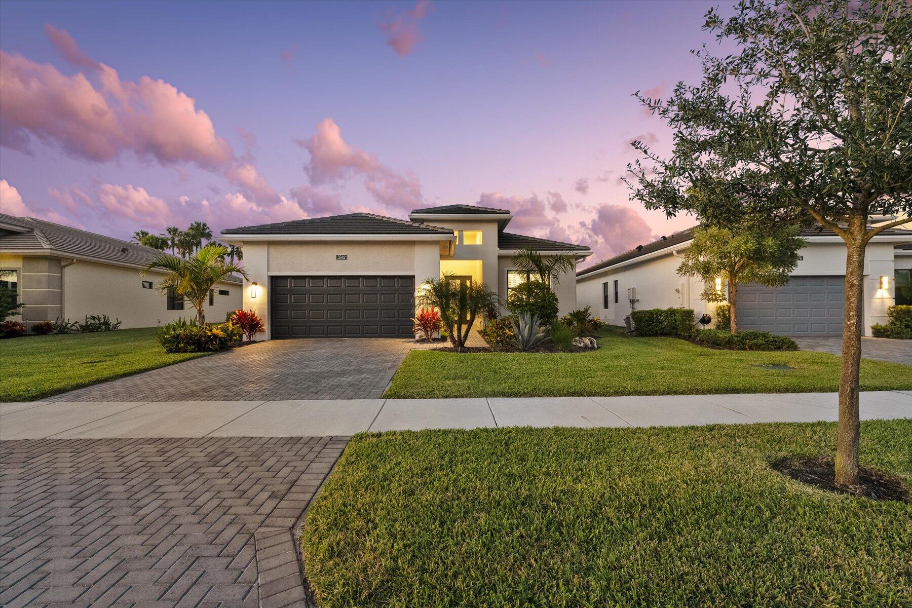 5582 Saint Armands Way