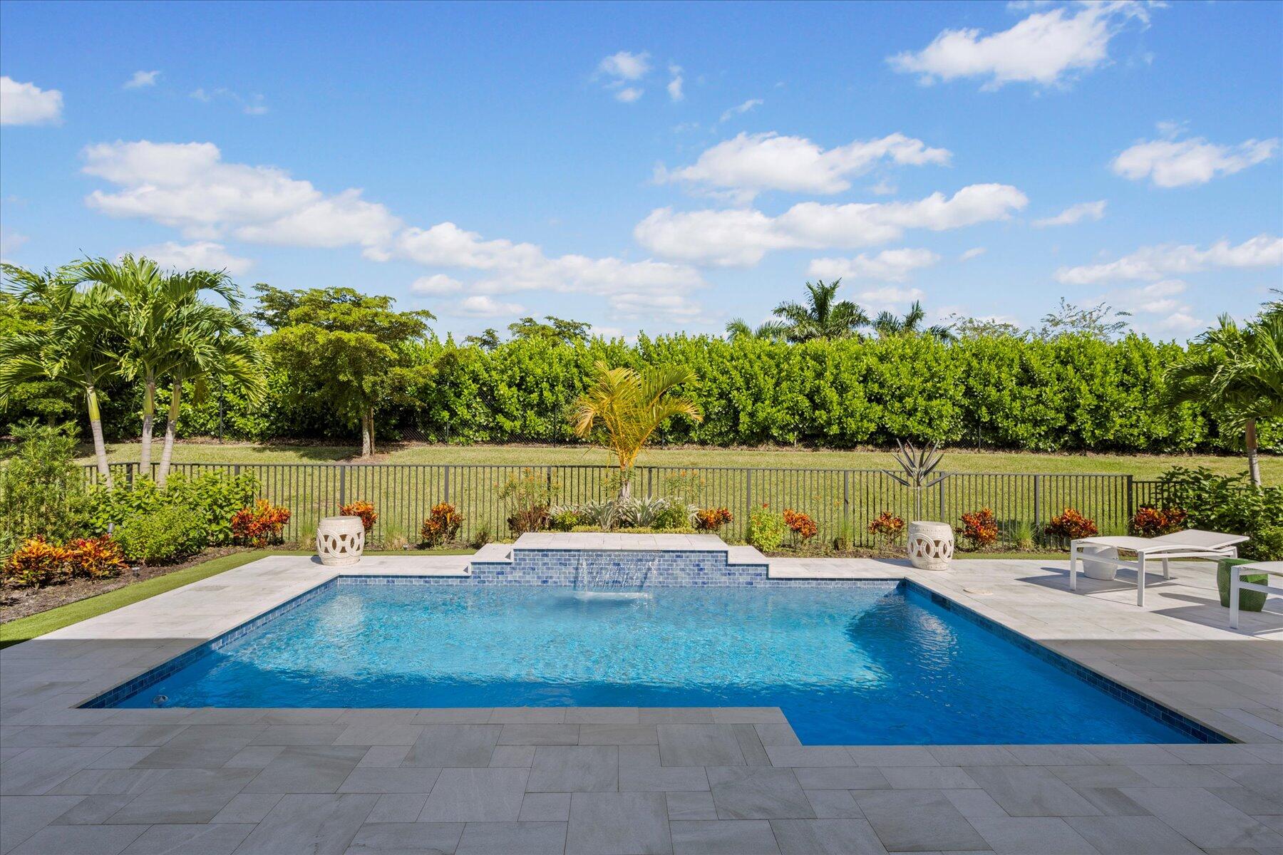 5582 Saint Armands Way