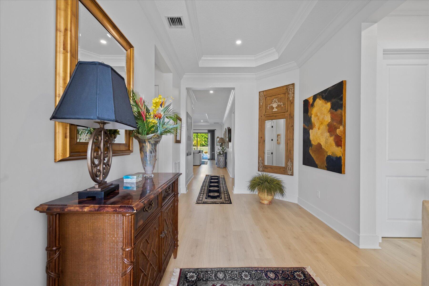 5582 Saint Armands Way