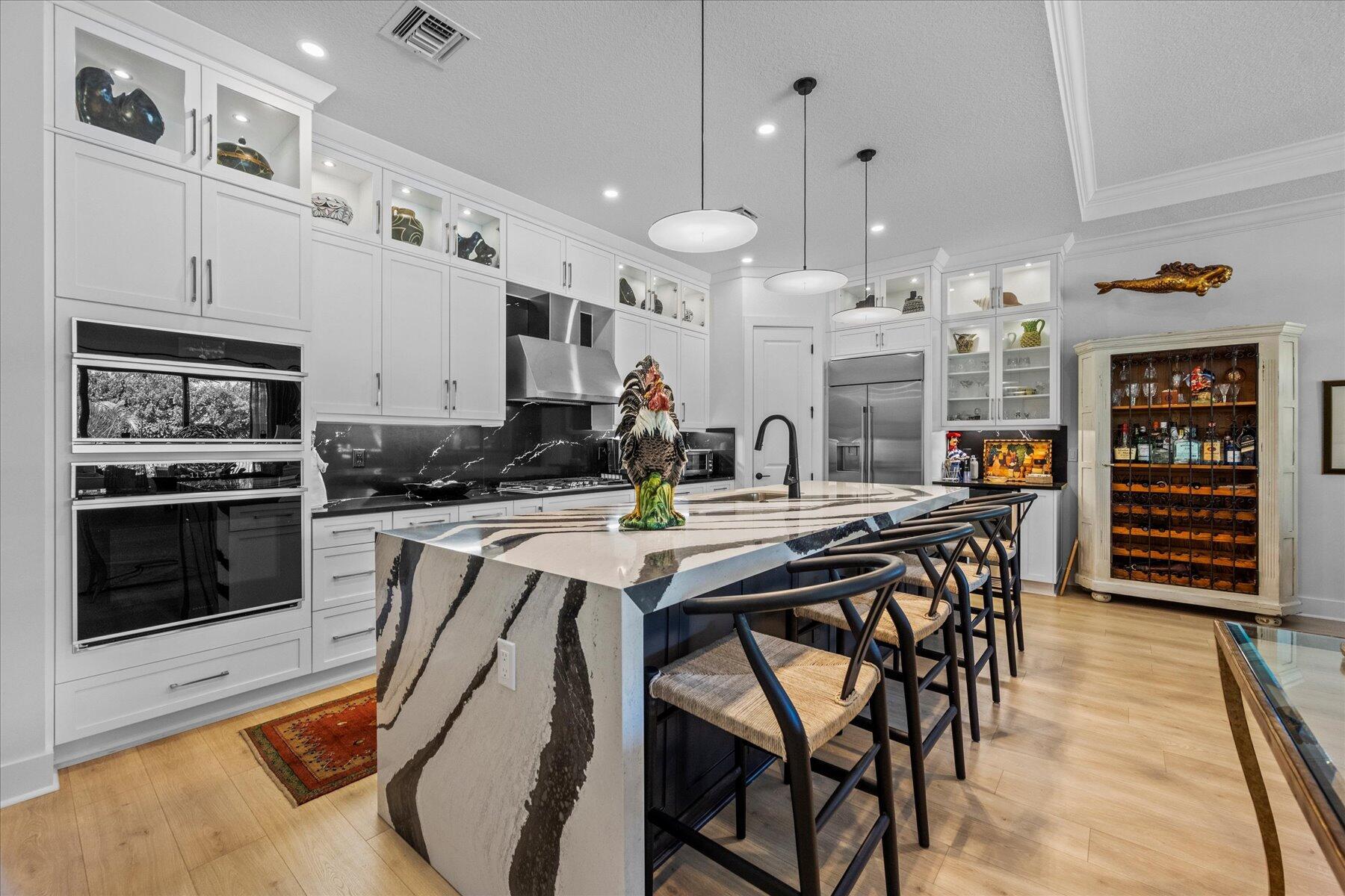 5582 Saint Armands Way