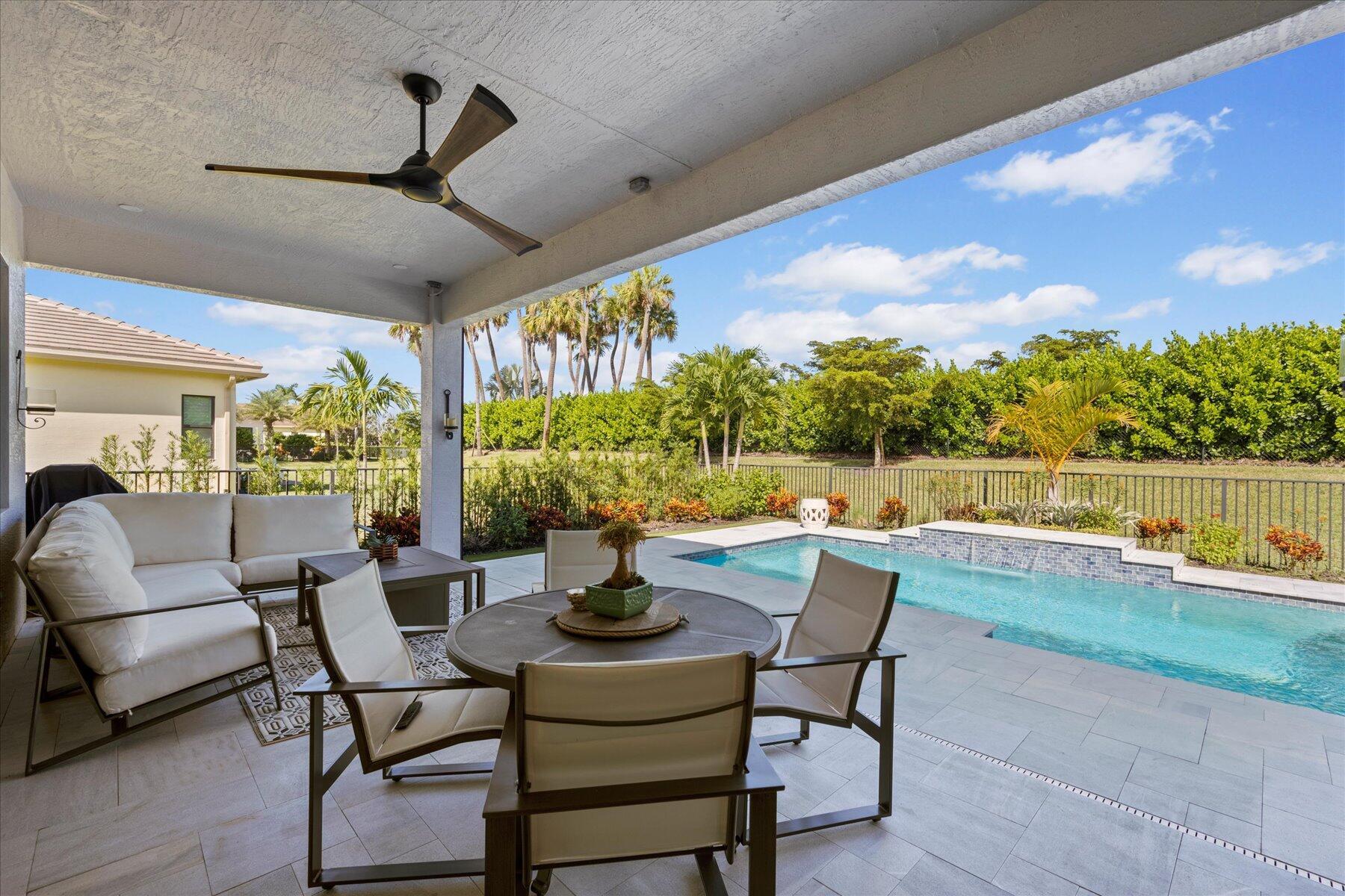 5582 Saint Armands Way