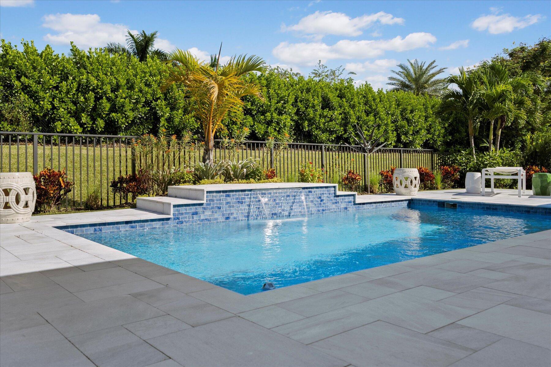 5582 Saint Armands Way