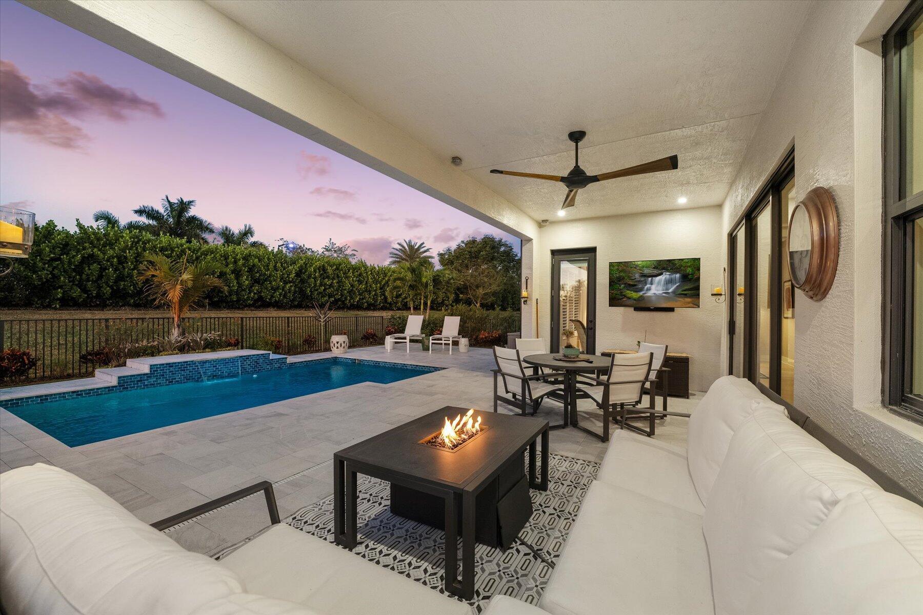 5582 Saint Armands Way