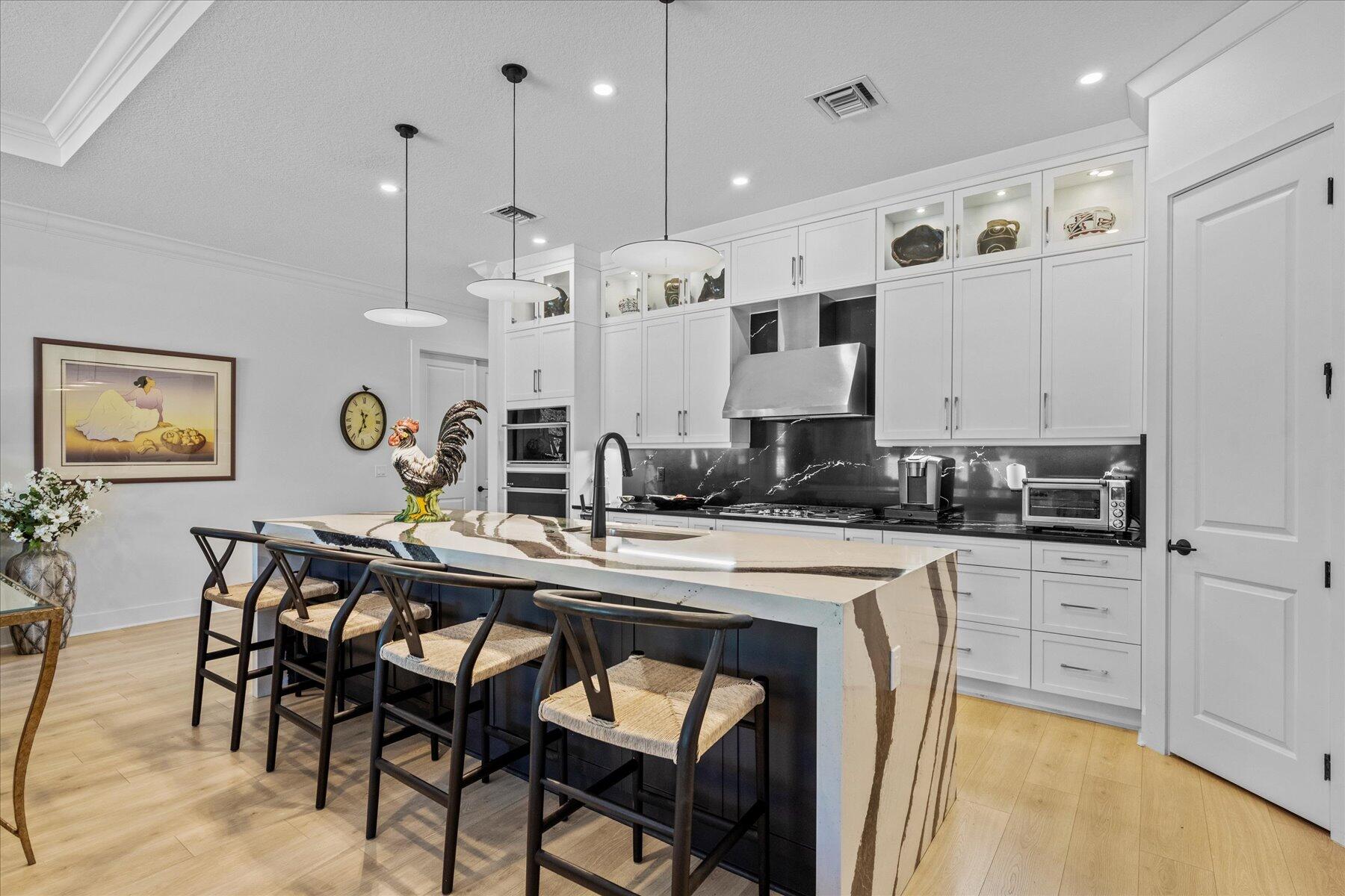 5582 Saint Armands Way