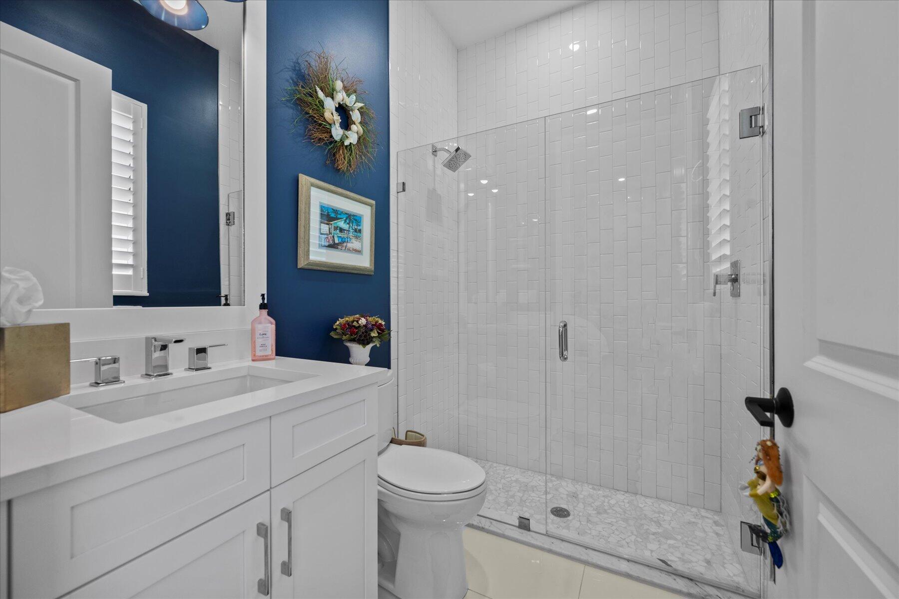 5582 Saint Armands Way