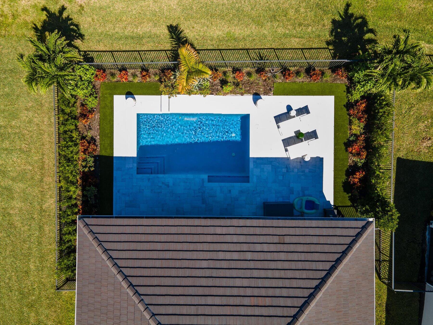 5582 Saint Armands Way