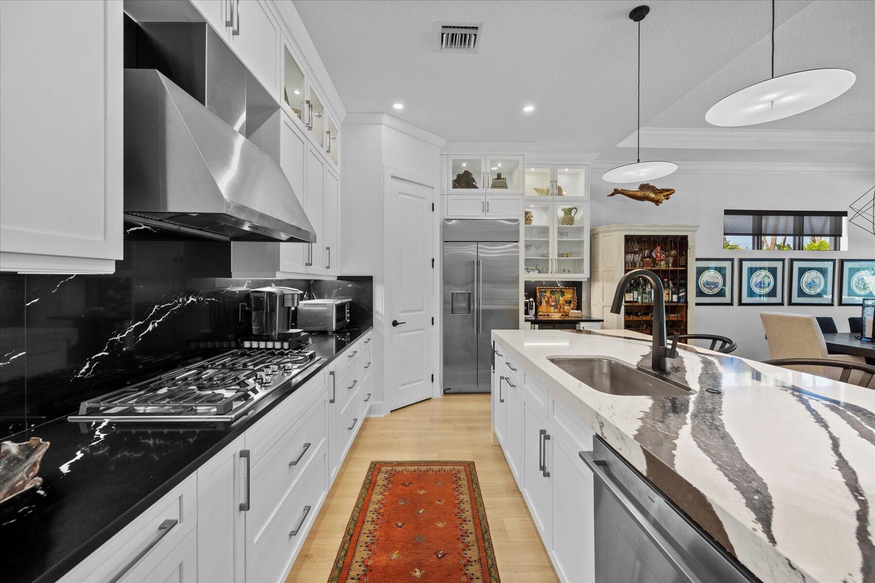 5582 Saint Armands Way