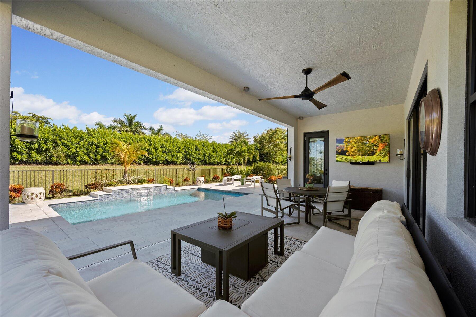 5582 Saint Armands Way