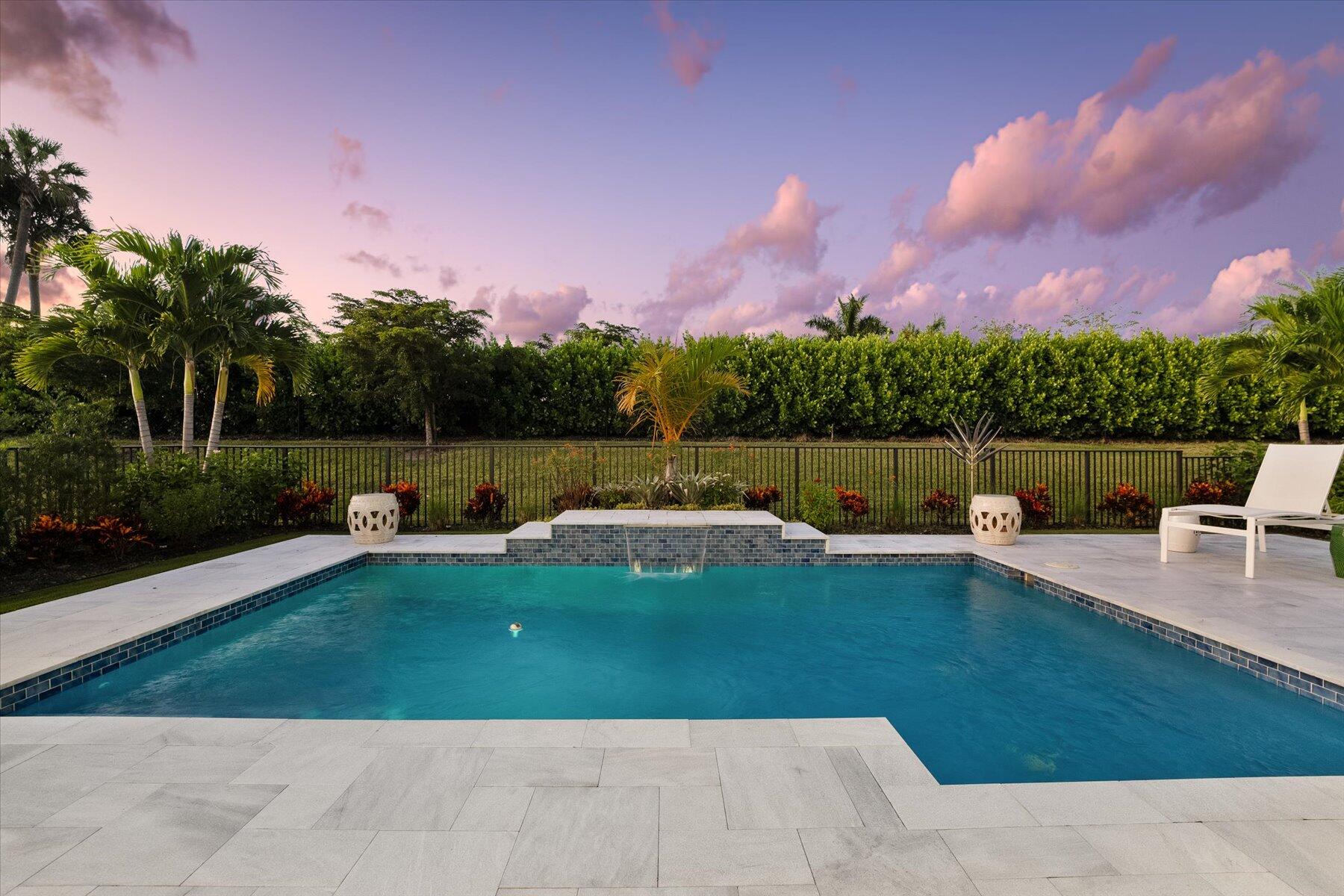 5582 Saint Armands Way