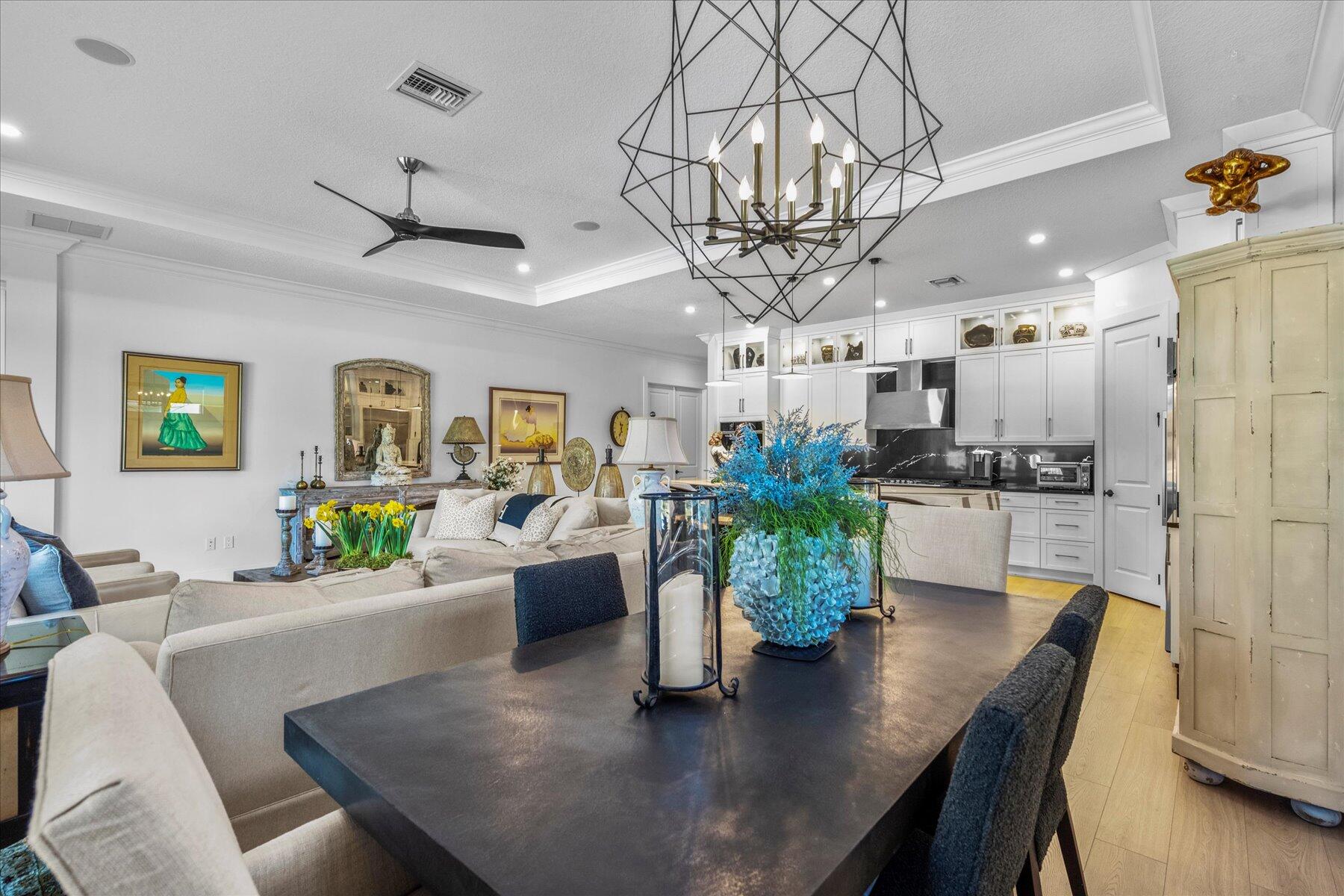 5582 Saint Armands Way