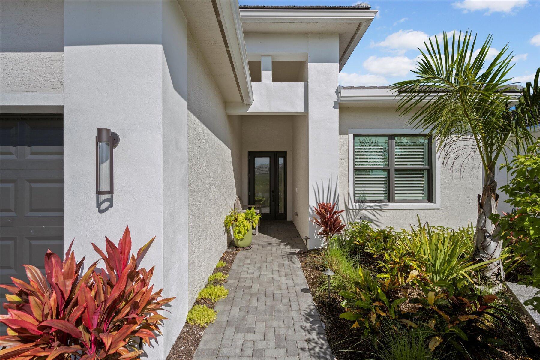 5582 Saint Armands Way