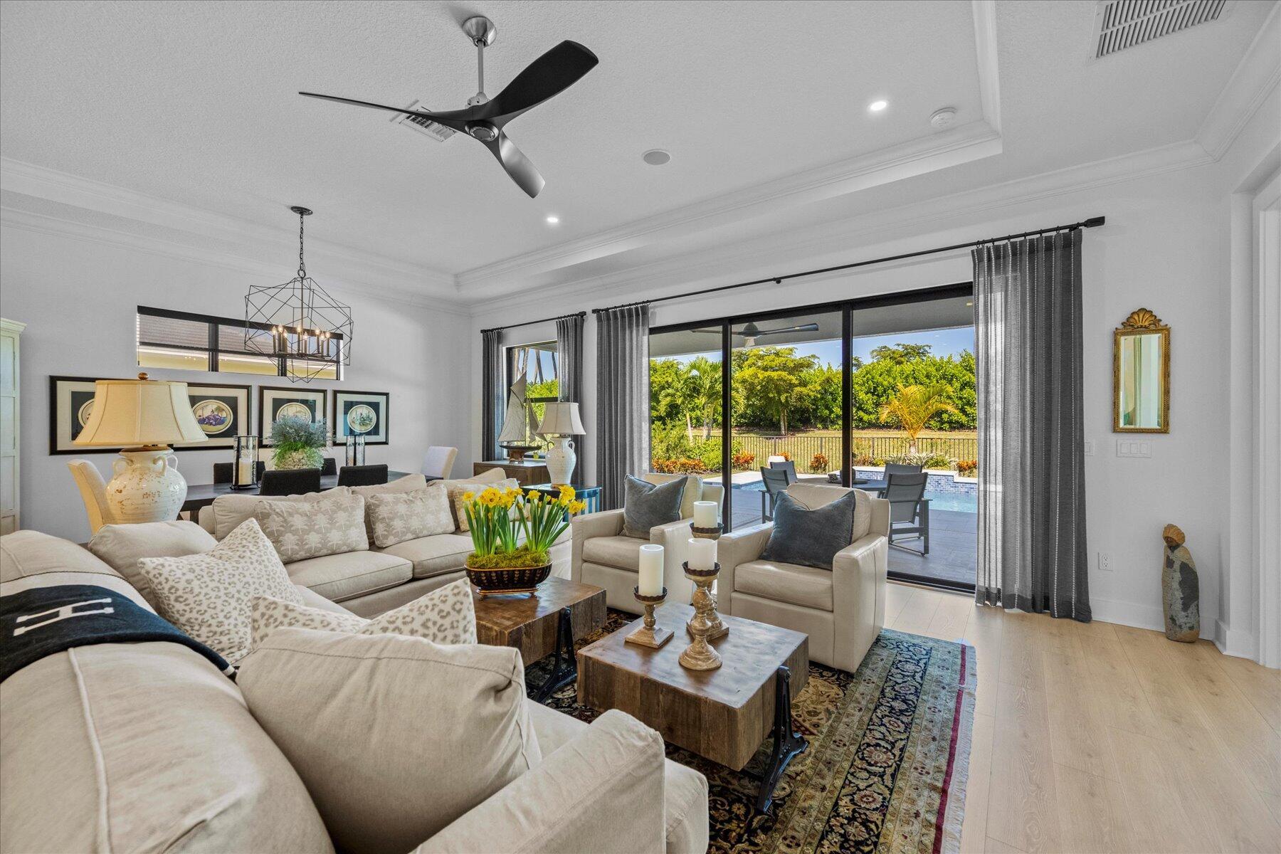 5582 Saint Armands Way