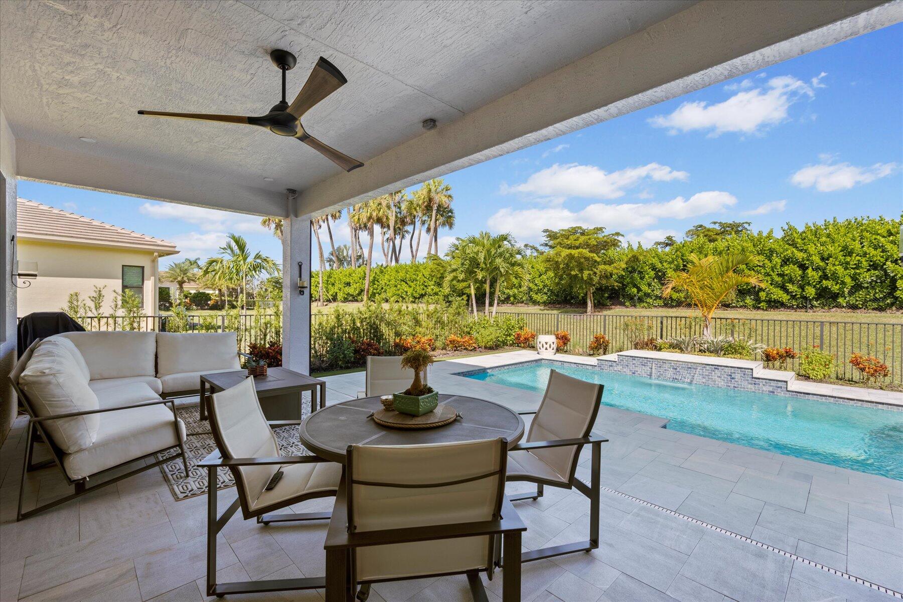 5582 Saint Armands Way