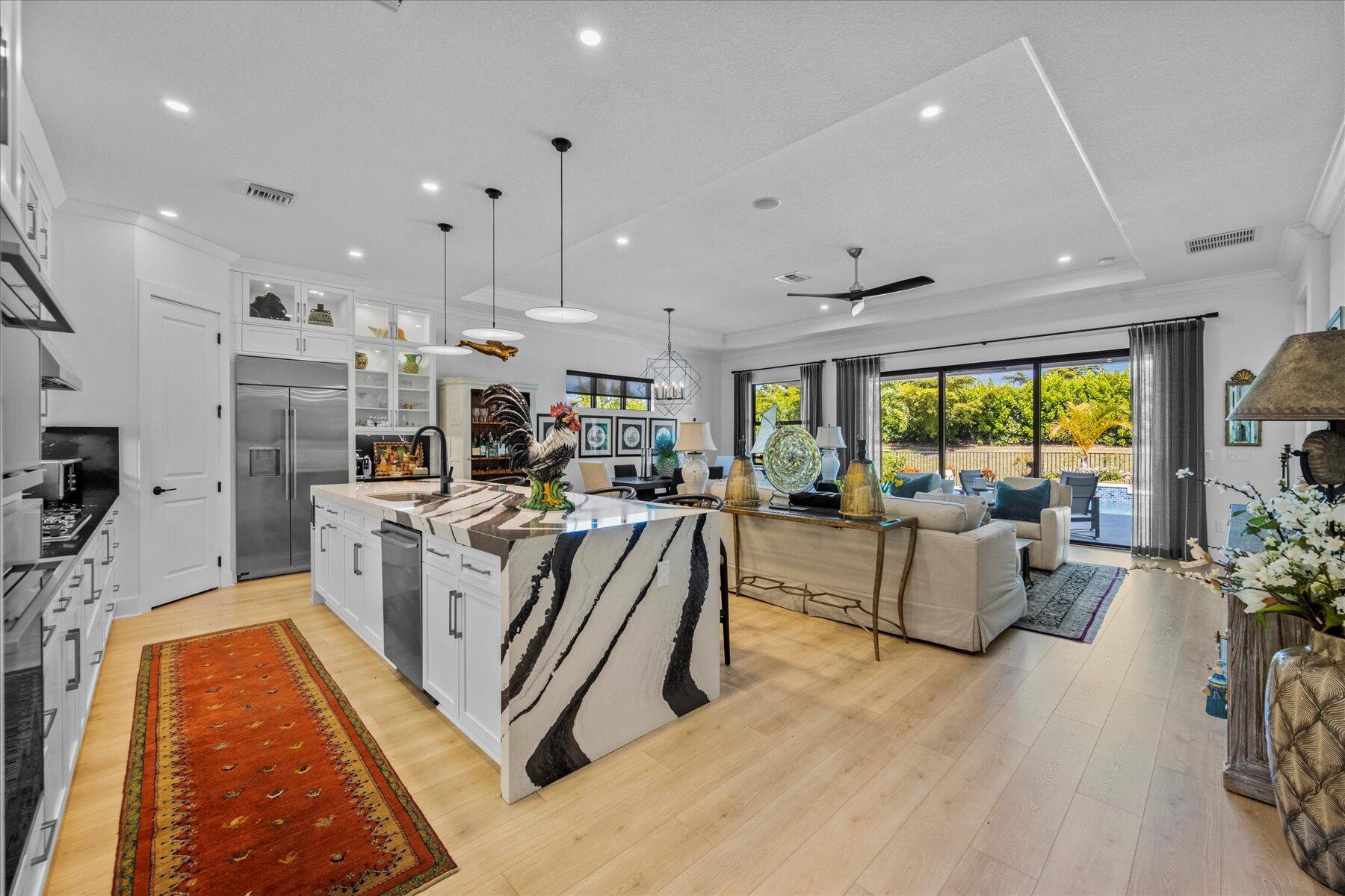 5582 Saint Armands Way