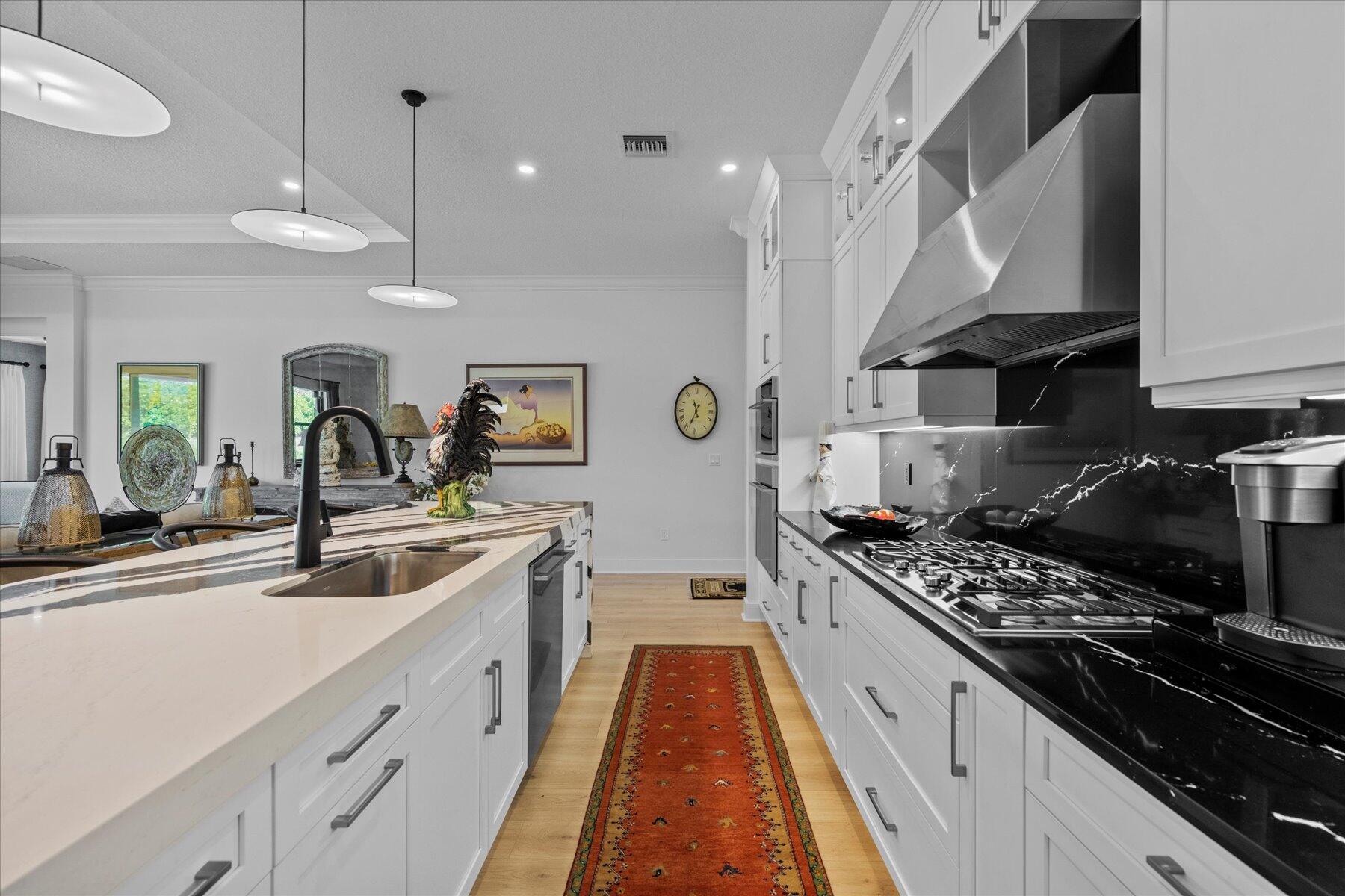 5582 Saint Armands Way