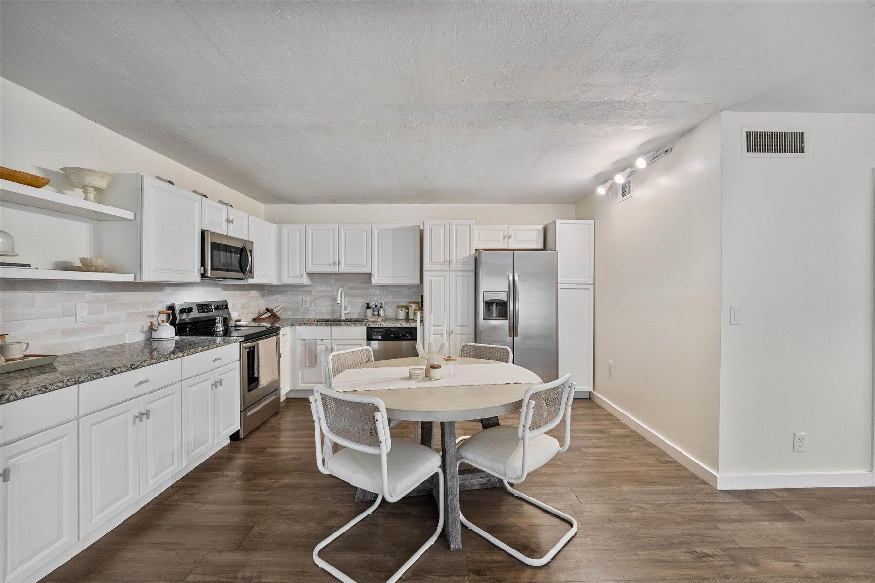 722 Sunny Pine Way D1