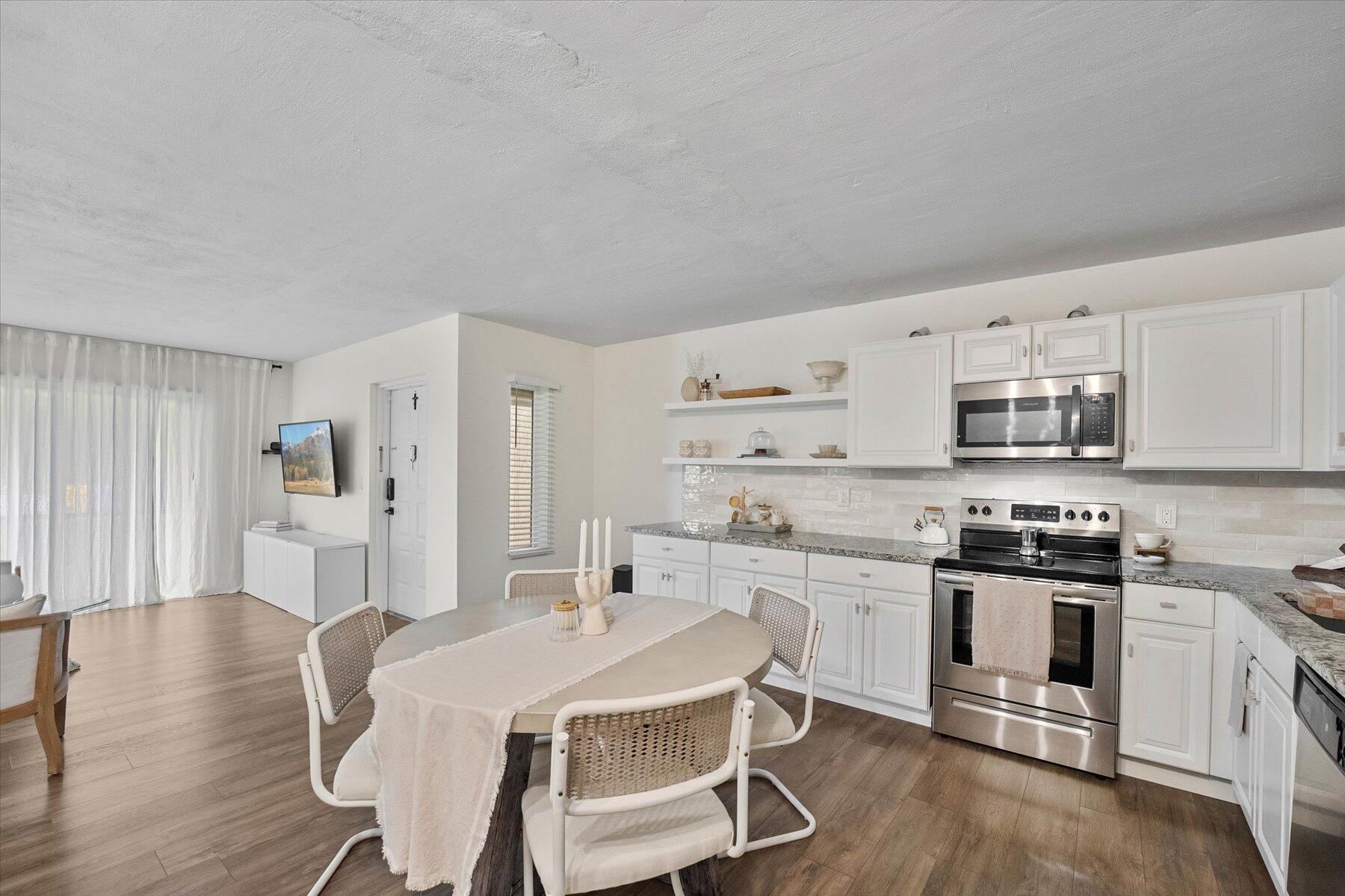 722 Sunny Pine Way D1