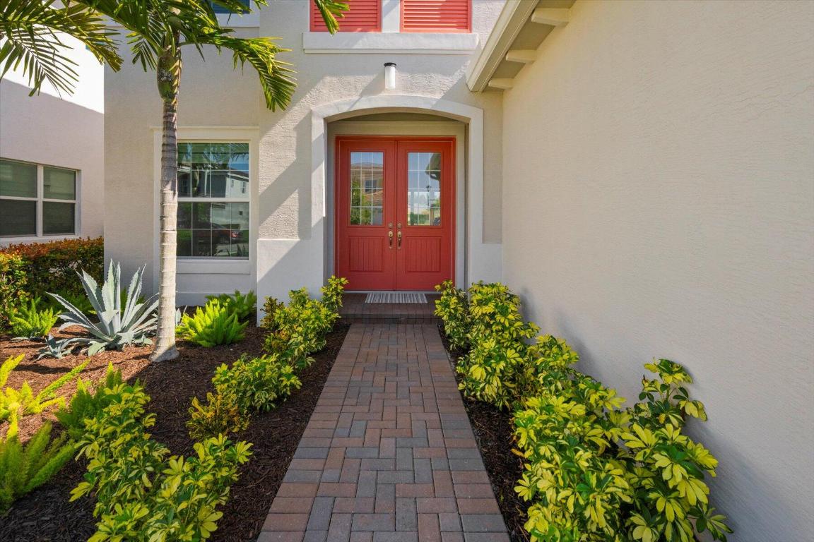 15829 Hummingbird Lane