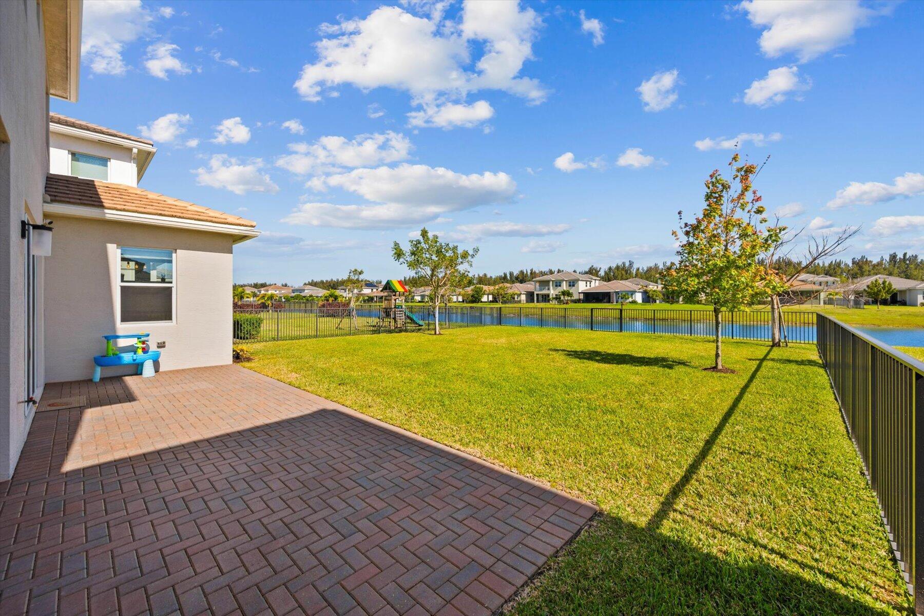 15829 Hummingbird Lane