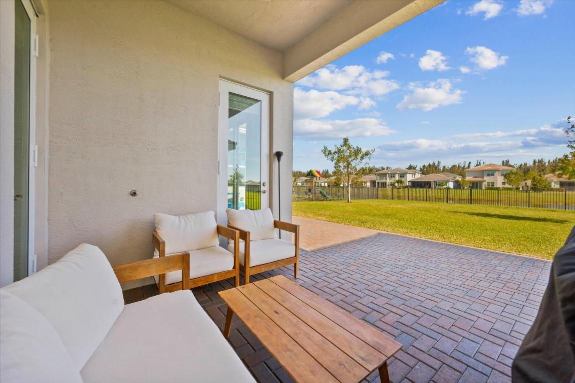 15829 Hummingbird Lane