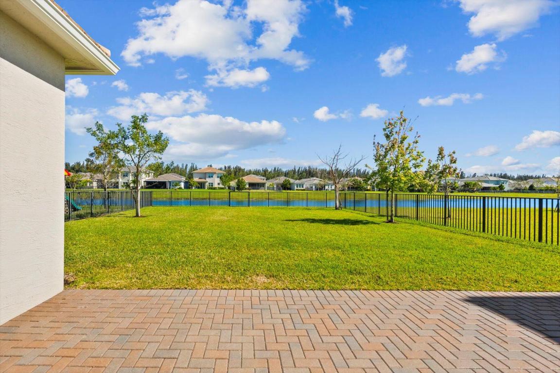 15829 Hummingbird Lane