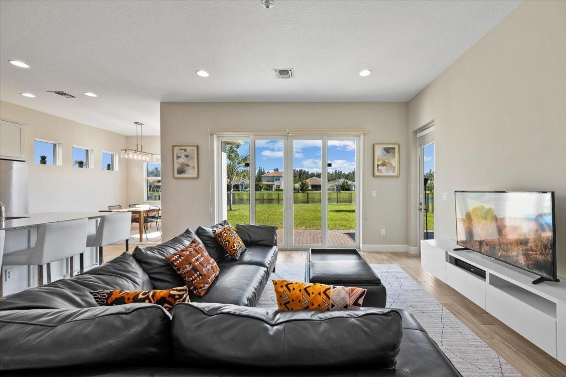 15829 Hummingbird Lane