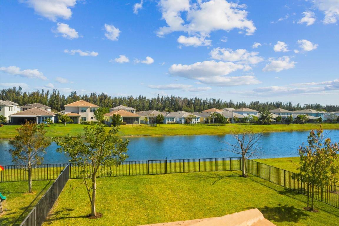 15829 Hummingbird Lane