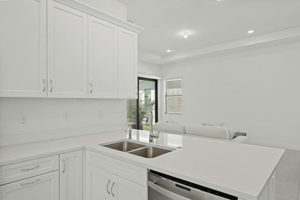 4870 Saint Armands Way