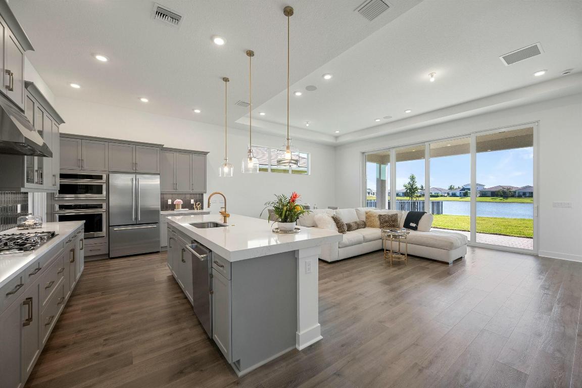 5455 Saint Armands Way