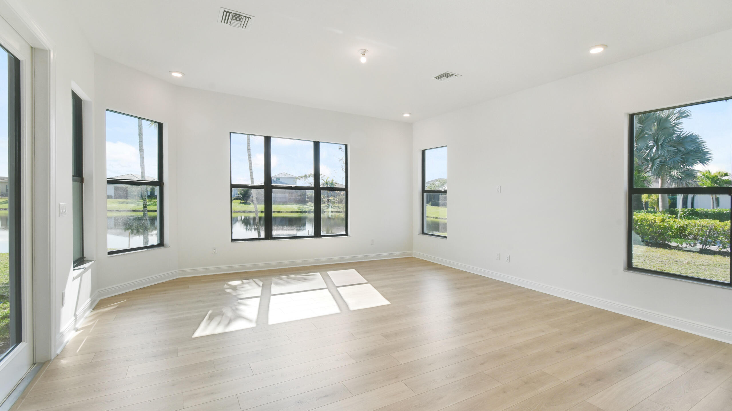 5615 Saint Armands Way