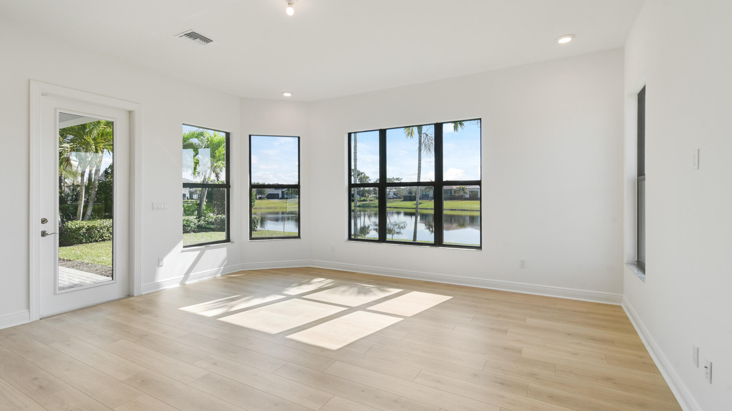 5615 Saint Armands Way