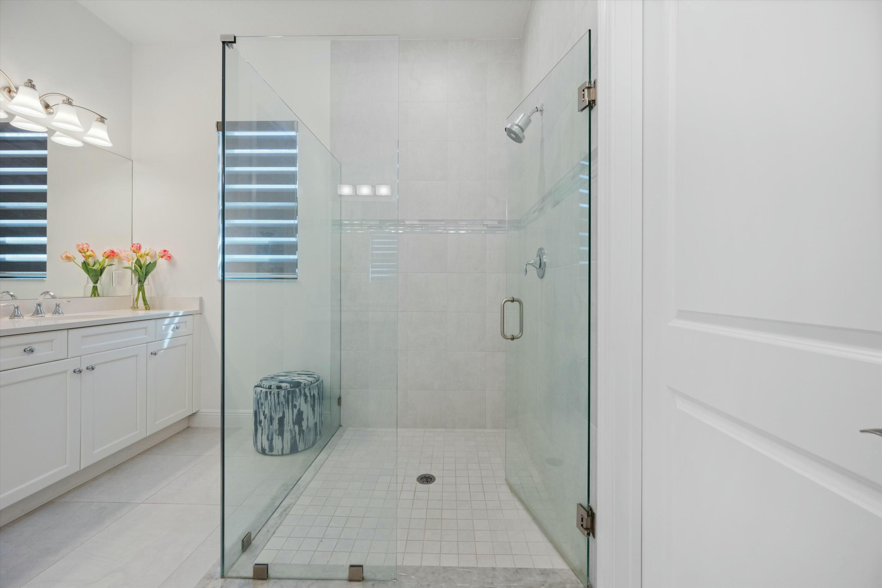 5670 Saint Armands Way