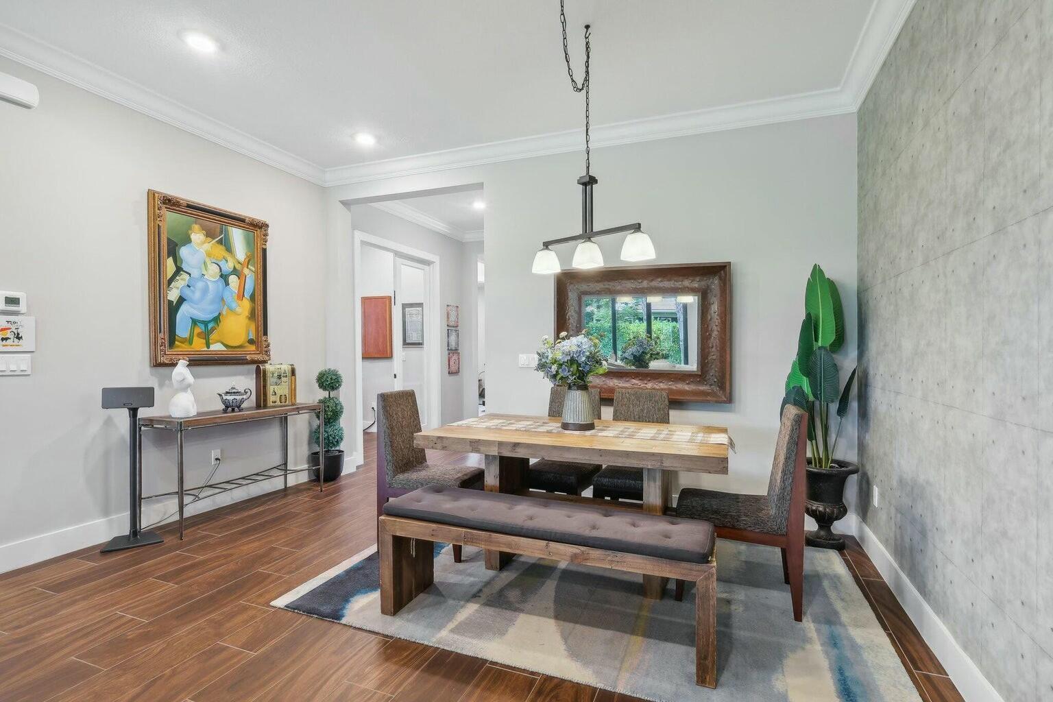 5570 Anna Maria Lane
