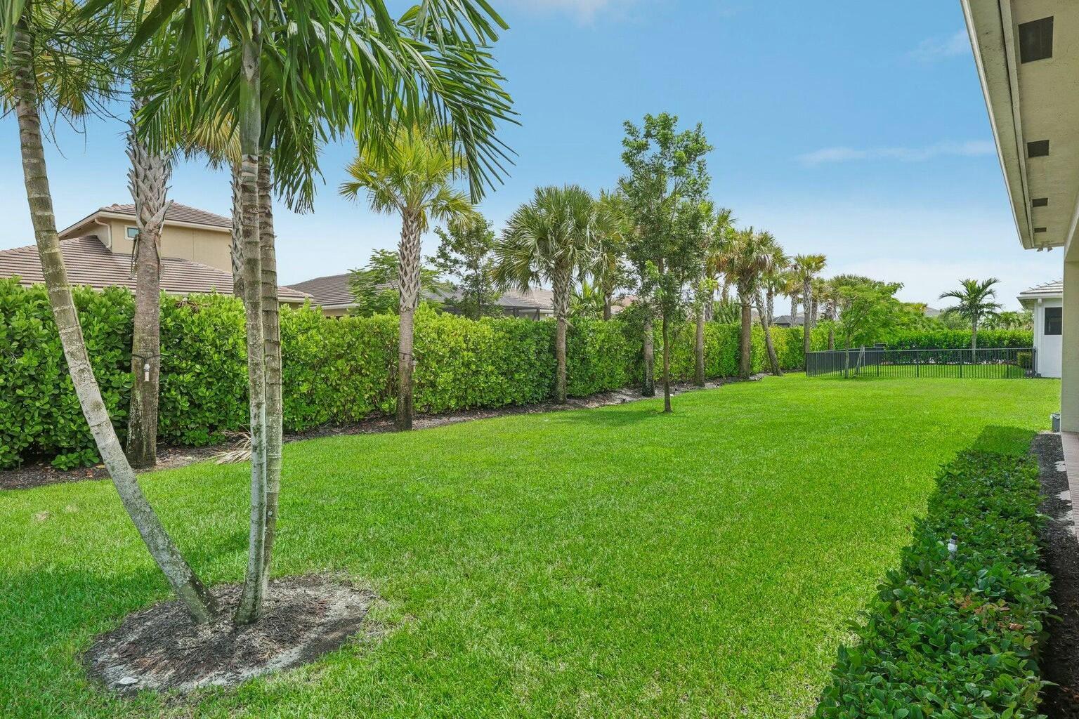 5570 Anna Maria Lane