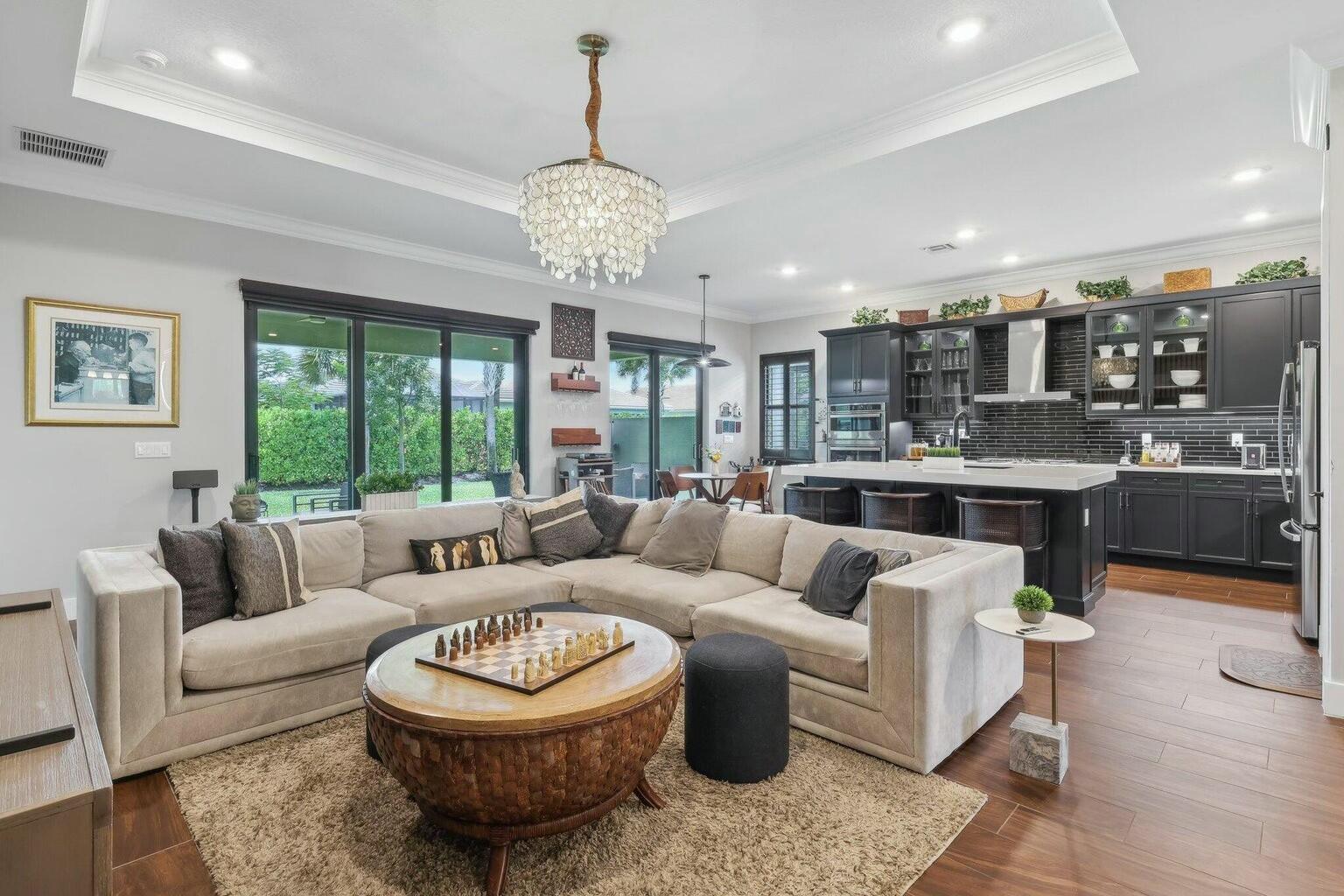 5570 Anna Maria Lane