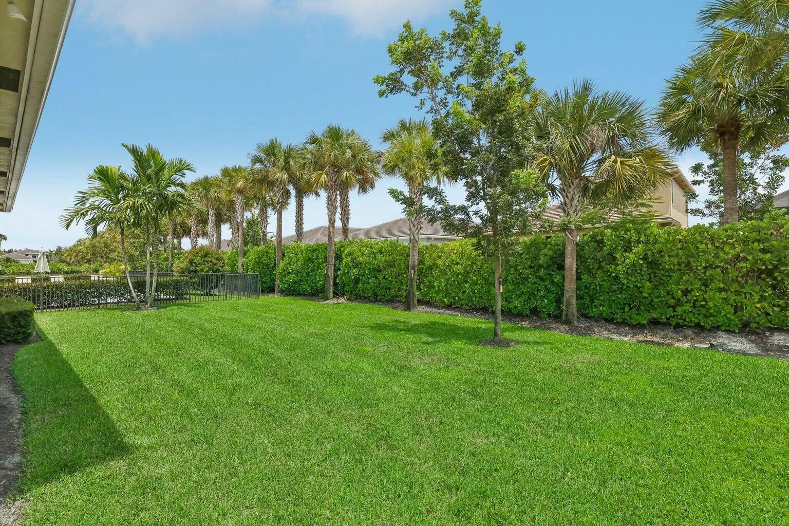 5570 Anna Maria Lane