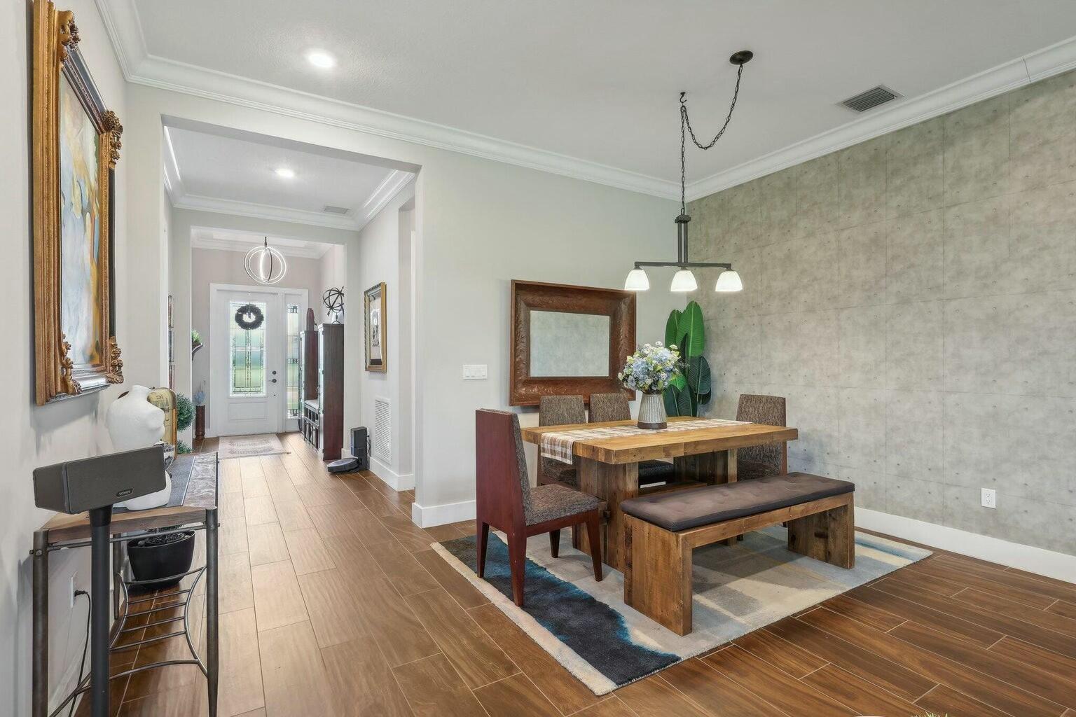 5570 Anna Maria Lane