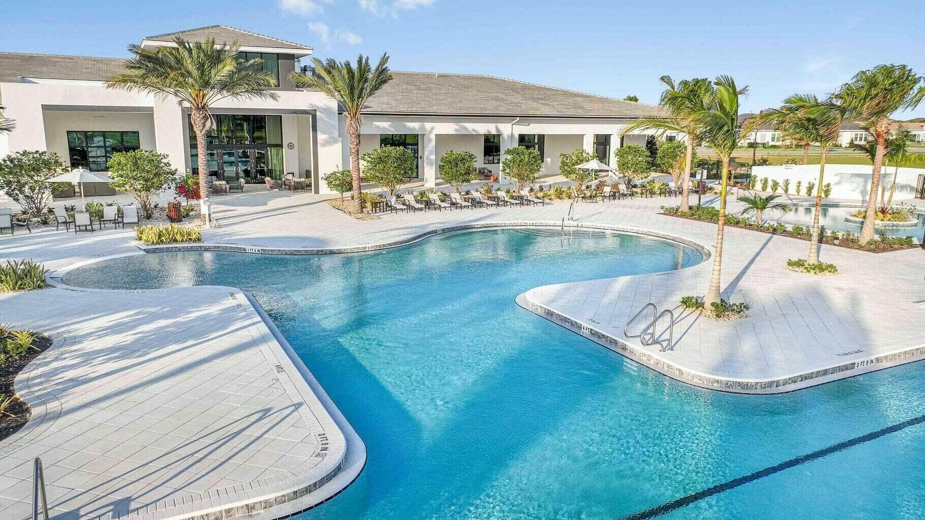 5570 Anna Maria Lane