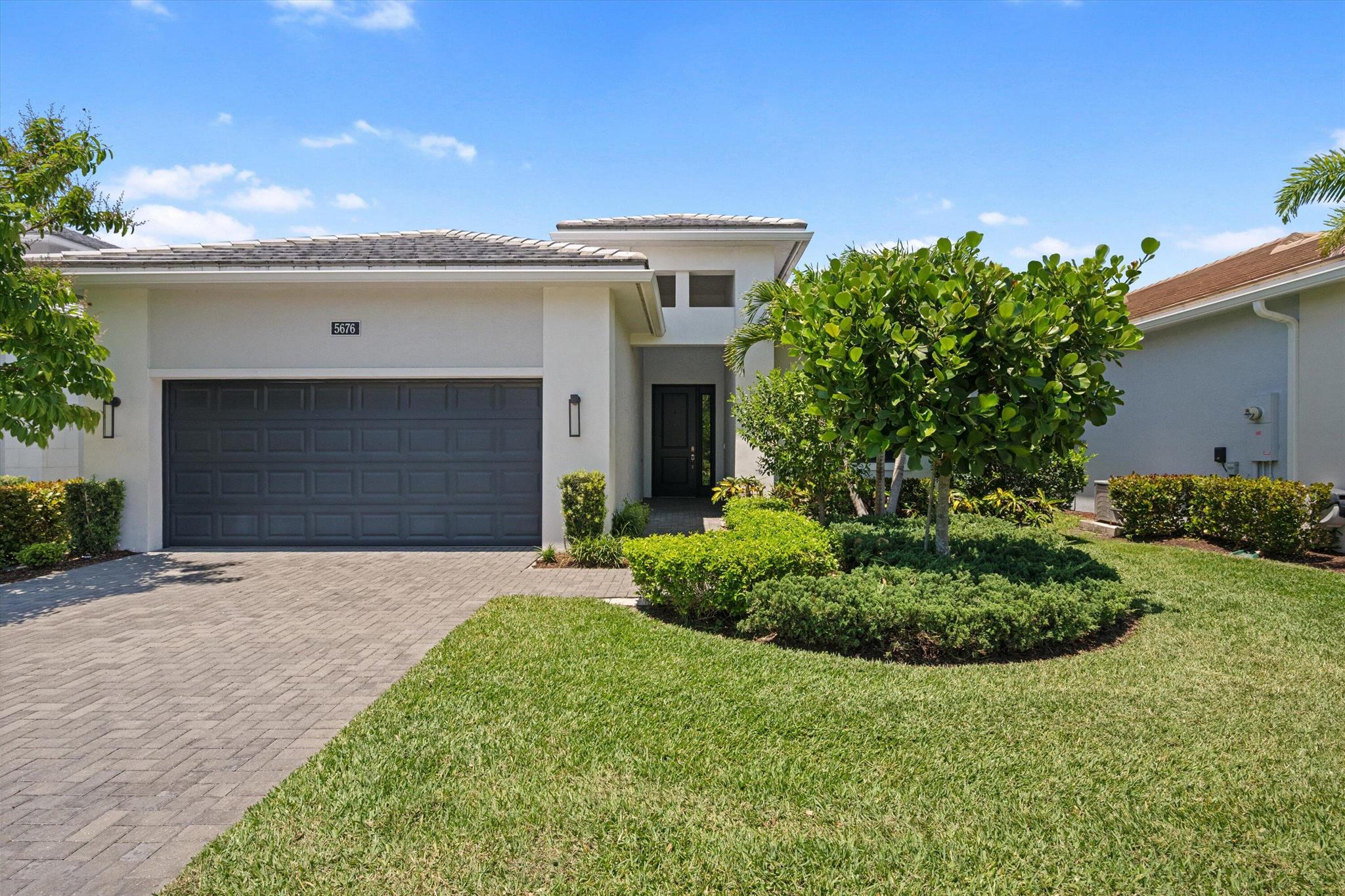 5676 Saint Armands Way