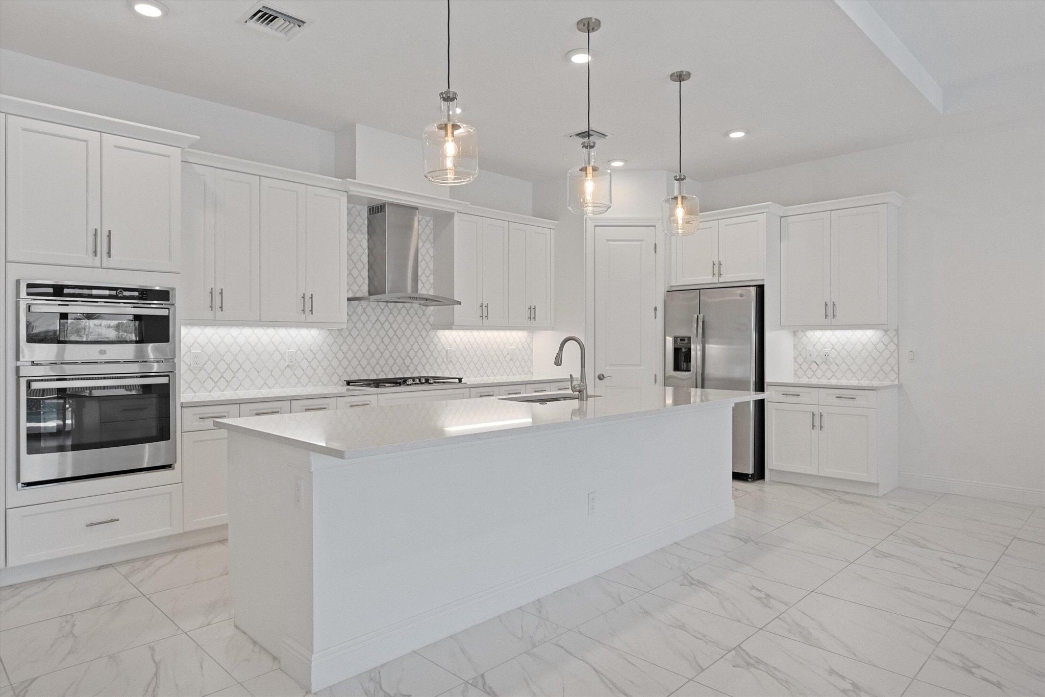 5676 Saint Armands Way