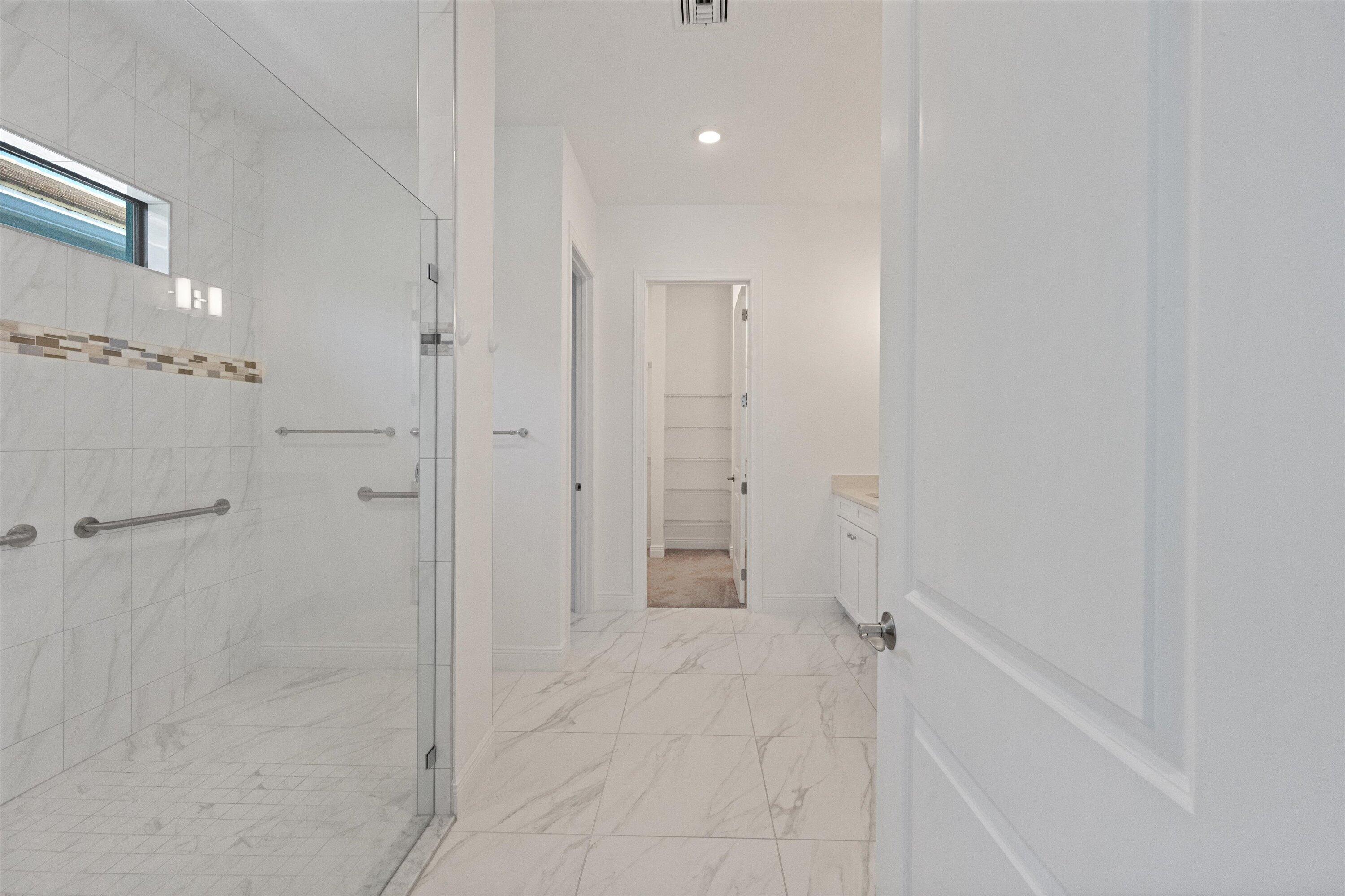 5676 Saint Armands Way