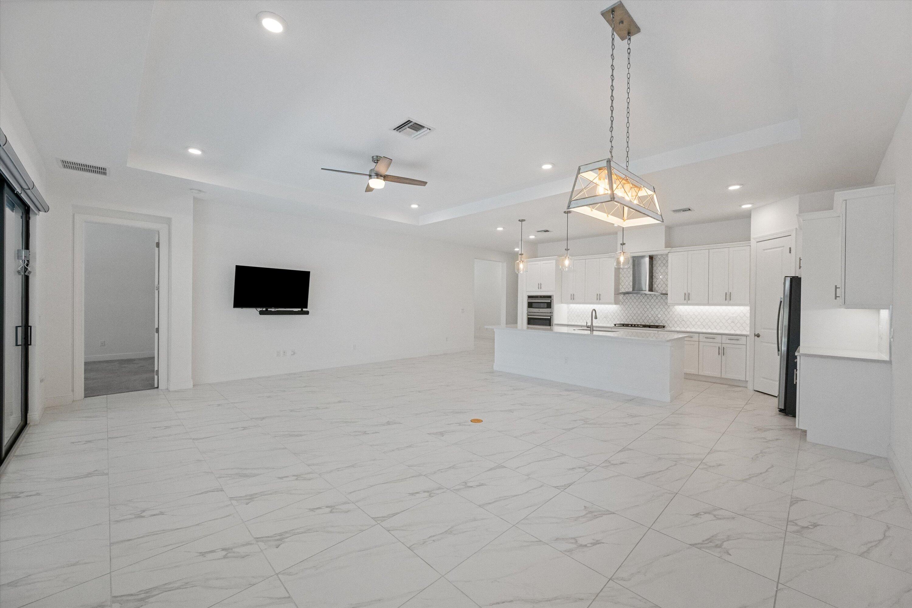 5676 Saint Armands Way