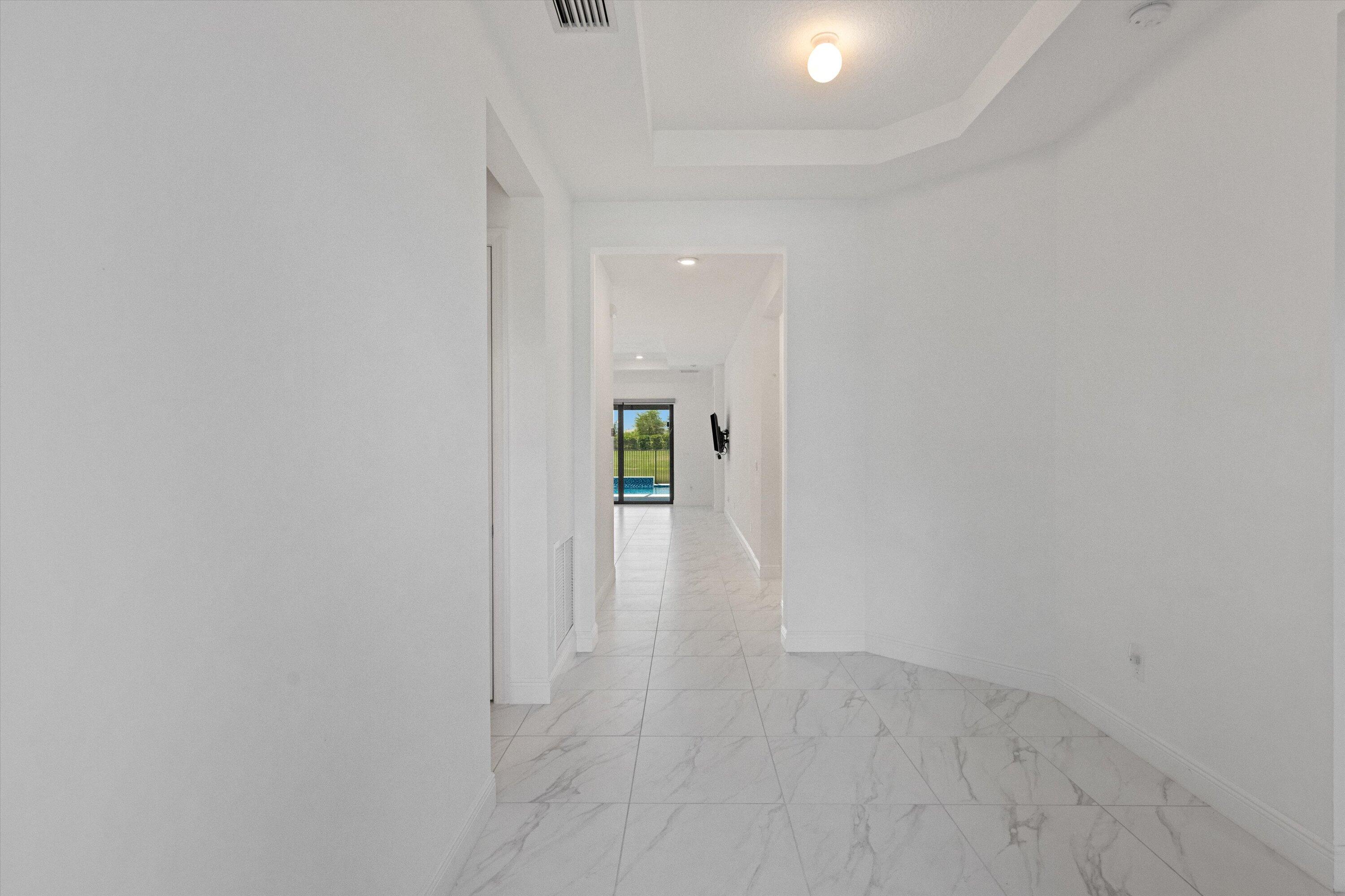 5676 Saint Armands Way