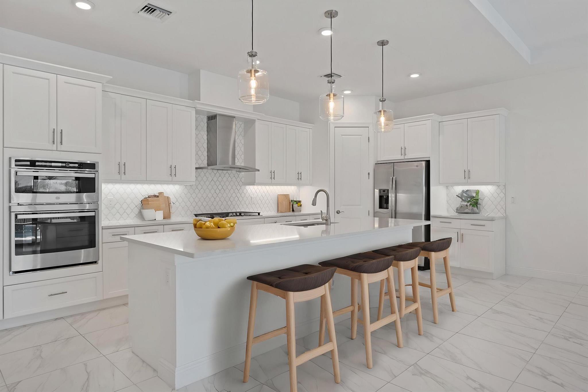 5676 Saint Armands Way