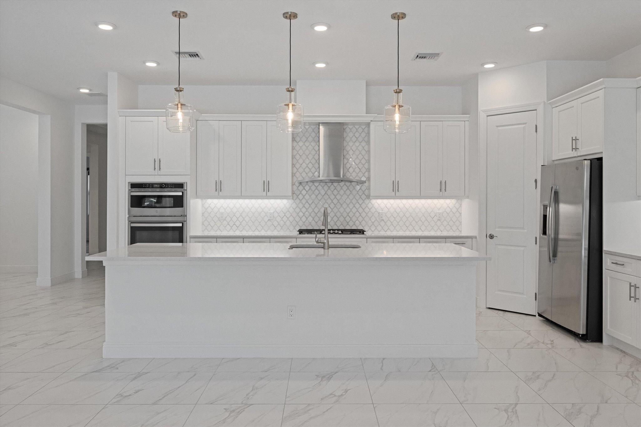 5676 Saint Armands Way