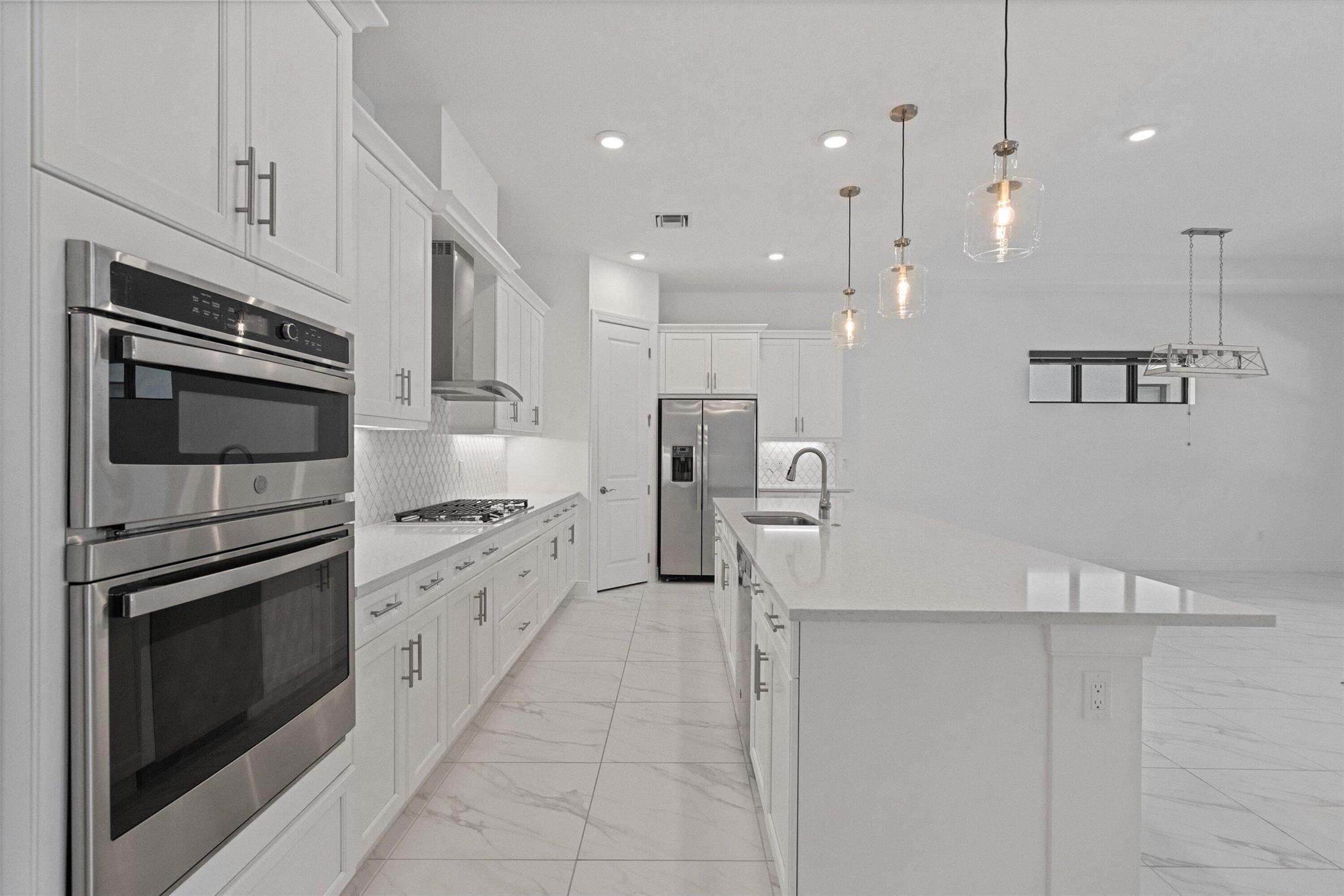 5676 Saint Armands Way