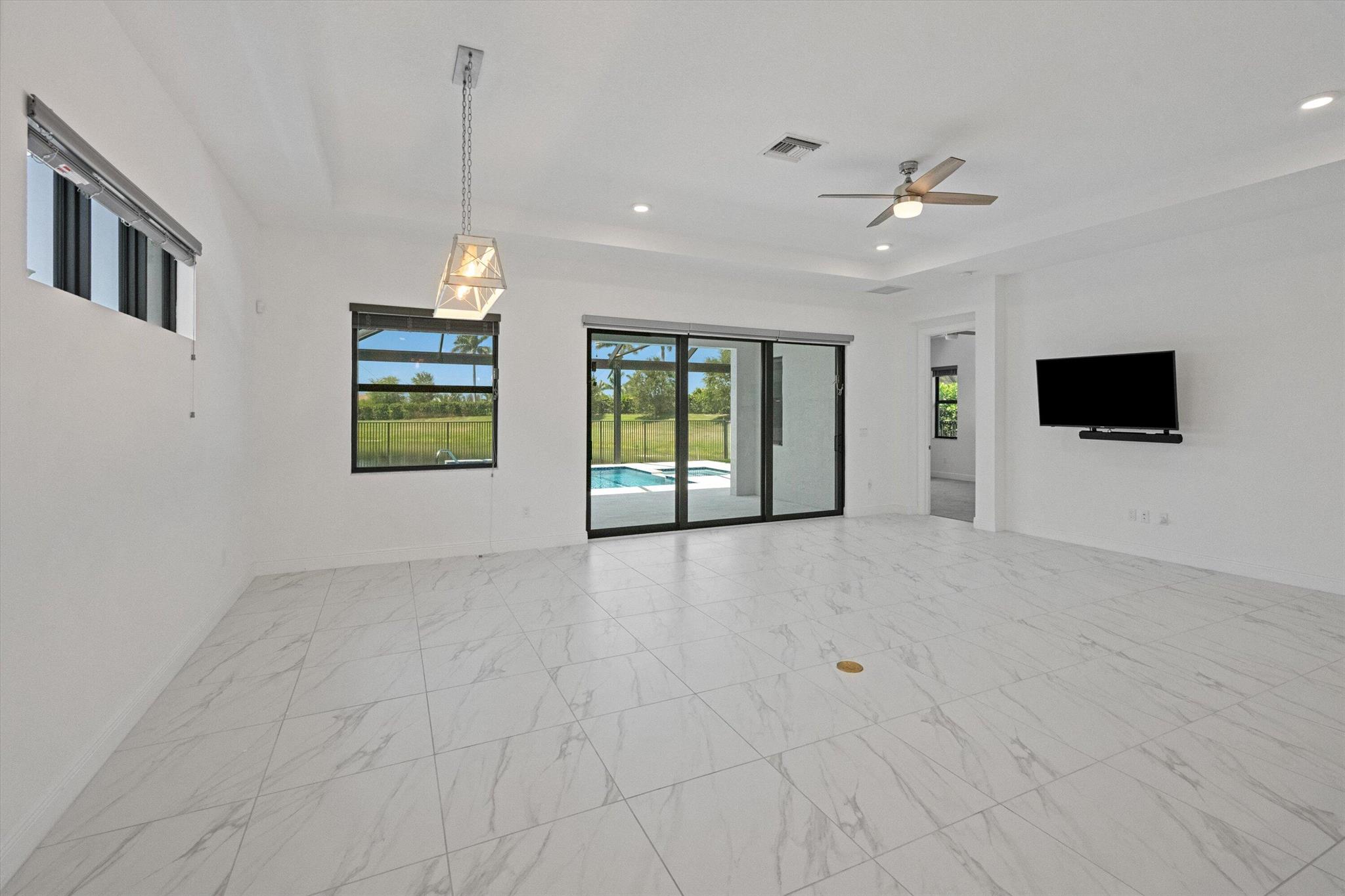 5676 Saint Armands Way