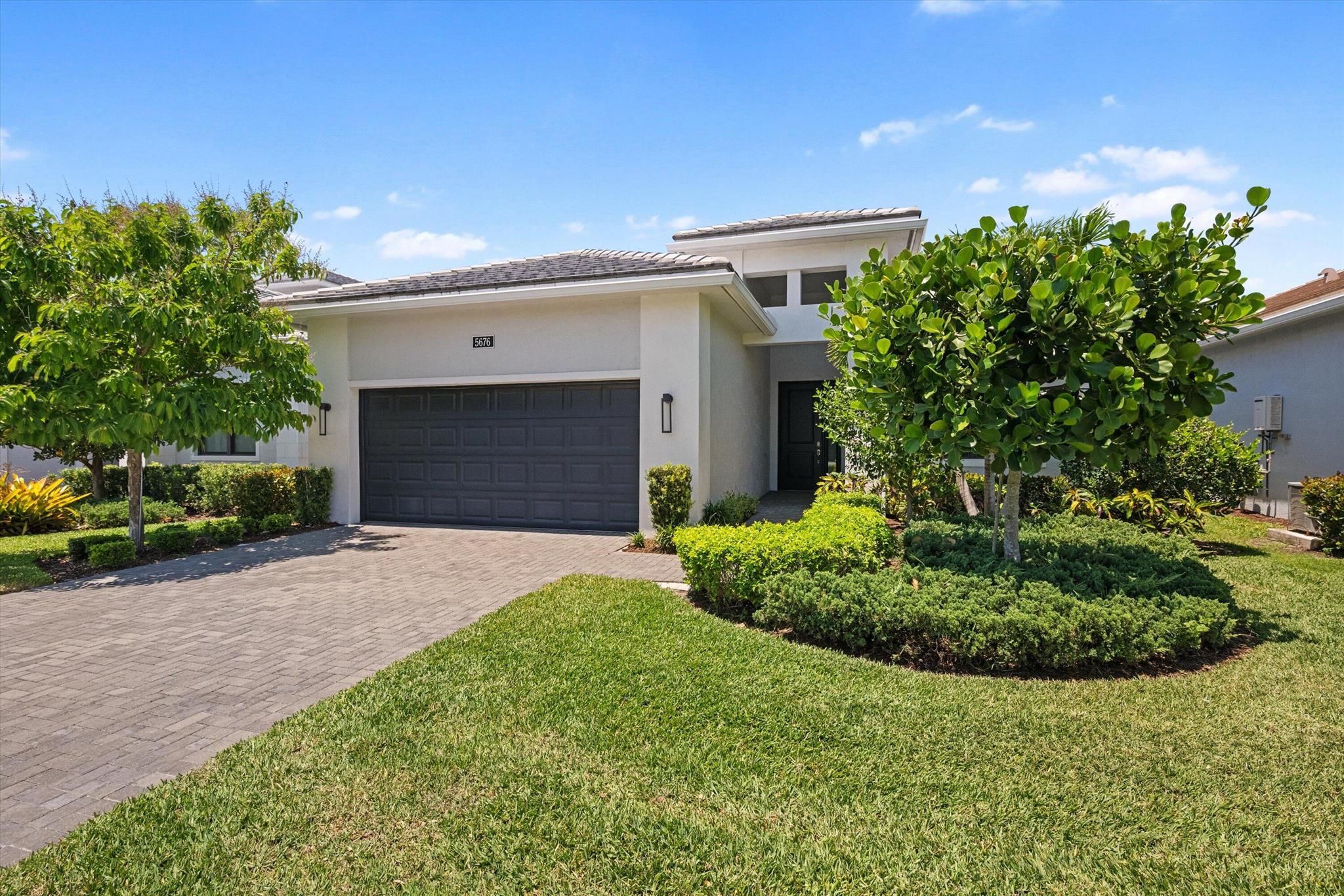 5676 Saint Armands Way