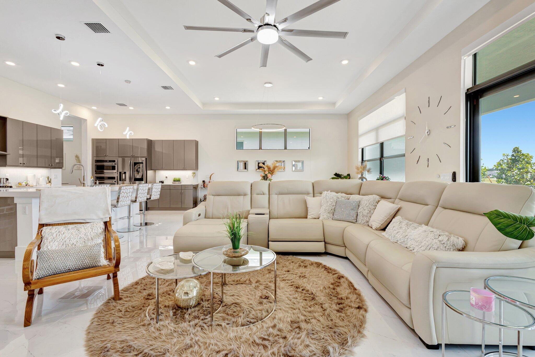 5320 Saint Armands Way